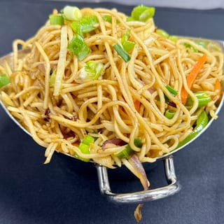 Vegetable Hakka noodles